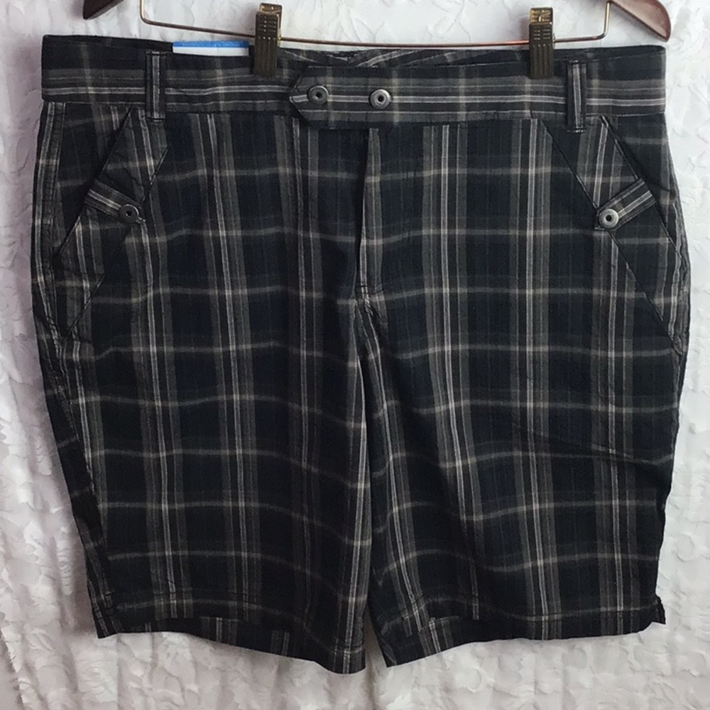 Columbia | NWT Loose Fit Regular Rise Size Plaid 14 Shorts